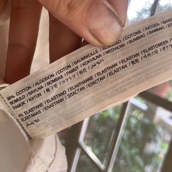 MANGO WHITE SHIRT. Size S. delicate. With concealed buttons. Worn once. - Picture 6 of 7